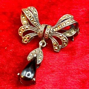 925 silver bow marquise brooch w/teardrop-shaped black onyx stone, Vintage